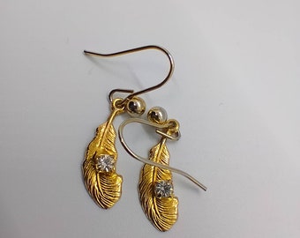 Vintage 9ct gold birds feather earrings