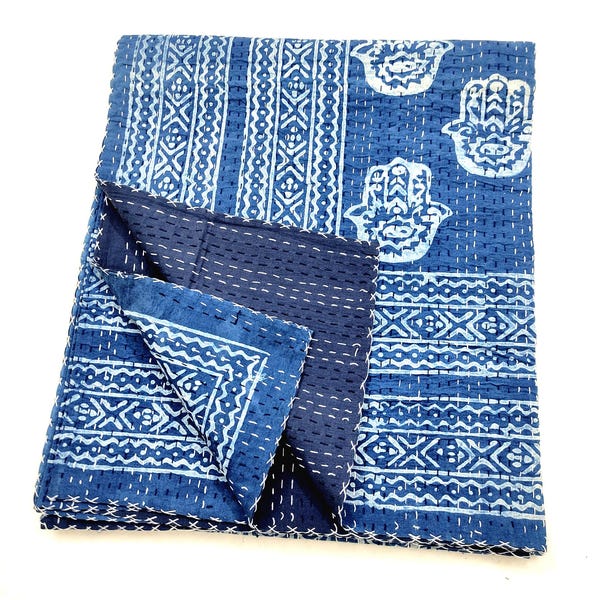 Blau-weißer handbedruckter Kantha-Bettüberwurf, Boho-Baumwoll-Tagesdecke, Steppdecke.