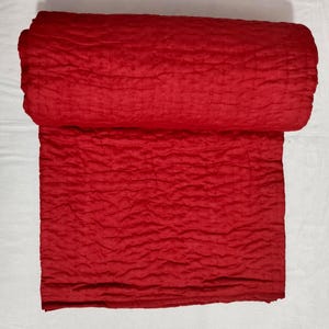 Handgemaakte rode Kantha-quilt, handgestikte katoenen deken, boho-sprei, lichtgewicht kingsize quilt.