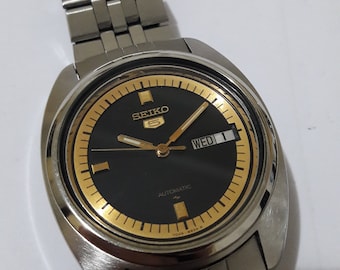 Seiko 5 Automatic Black and Gold Tone Dial 7009 -8081 Full