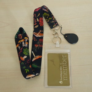 Cordón con porta credencial, llavero con correa para el cuello para llave de auto, llavero, tarjeta de identificación y pase de autobús, regalo ideal para maestros y trabajadores de la salud