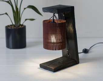 Lámpara de mesa de madera, lámpara de escritorio de madera, lámpara de mesa de madera, lámpara de madera rústica, lámpara de mesa de madera, lámpara de mesa de madera recuperada, lámpara de mesa minimalista