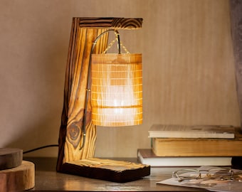 Lampe de bureau en bois, lampe de table en bois, travail du bois à l'ancienne, bois ignifugé, éclairage de terrasse dans la chambre, lampe en bois, abat-jour en bambou
