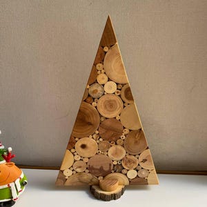 Árbol de Navidad de madera de 22 cm (8 5/8") de altura, árbol de Navidad de madera reciclada, decoración navideña para mesa, adorno para árbol de Navidad, decoración rústica de árbol de madera