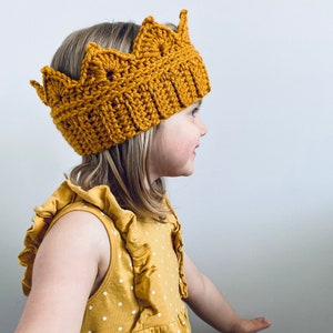 Crochet Crown Pattern / Ear Warmer. image 10