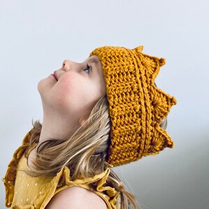 Crochet Crown Pattern / Ear Warmer. image 5