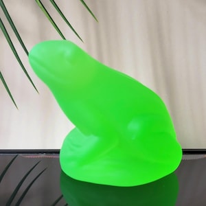 Uranium Green Glass Frog Figurine Matte Vaseline Green Frosted Glass Animal Statue