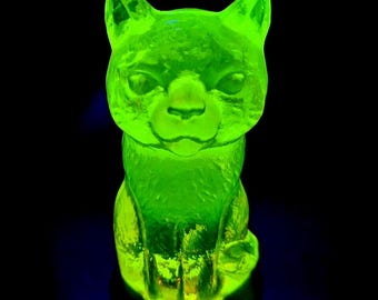 Art Deco Uranium Glass Cat Figurine Vaseline Yellow Collectible Glass Statue Glowing Glass Cat Sculpture