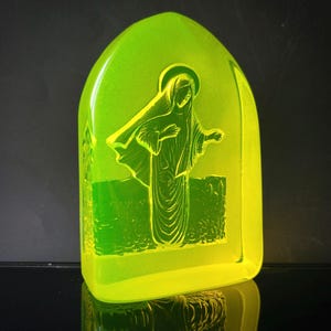 Uranium Figurine Virgin Mary Art Deco Rare Vaseline Glass Statue Collectible Uranium Yellow Glass Sculpture