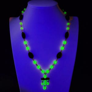 Uranium Vaseline Glass Necklace Pendant Vintage Czech Yellow Glass Beads Women&#39;s Jewelry Art Deco Style Handmade Jewelry