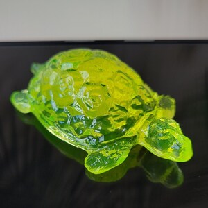 Vaseline Uranium Glass Turtle Figurine Yellow Glass Small Statue Animal Glass Sculpture Art Deco Lovers Gift Idea Collectible Glass Turtle