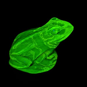 Art Deco Uranium Glass Frog Vaseline Glass Toad Statue Depression Yellow Glass Animal Figurine Collectible Uranium Aniamls