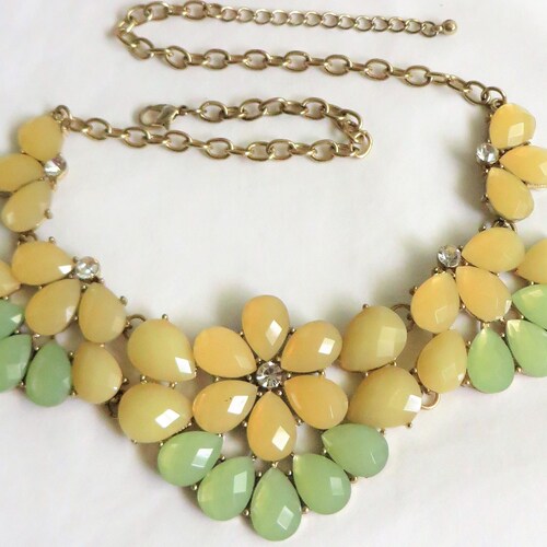 Vintage flower necklace, Faceted teardrop shaped cabochons, Lemon and mint green, shops Adjustable length, preowned costume jewelry