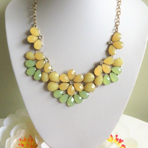 Vintage flower necklace, Faceted teardrop shaped cabochons, Lemon and mint green, shops Adjustable length, preowned costume jewelry