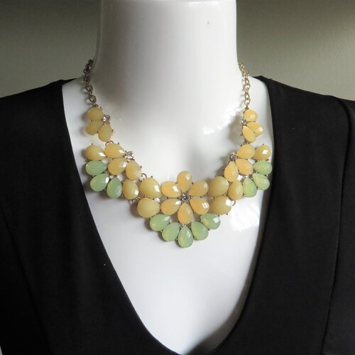 Vintage flower necklace, Faceted teardrop shaped cabochons, Lemon and mint green, shops Adjustable length, preowned costume jewelry