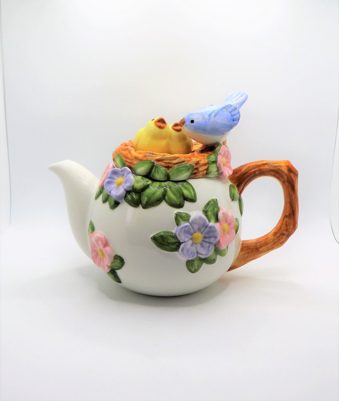 Teleflora Tea Pot Robin and Chicks Garden Flowers Vintage Novelty
