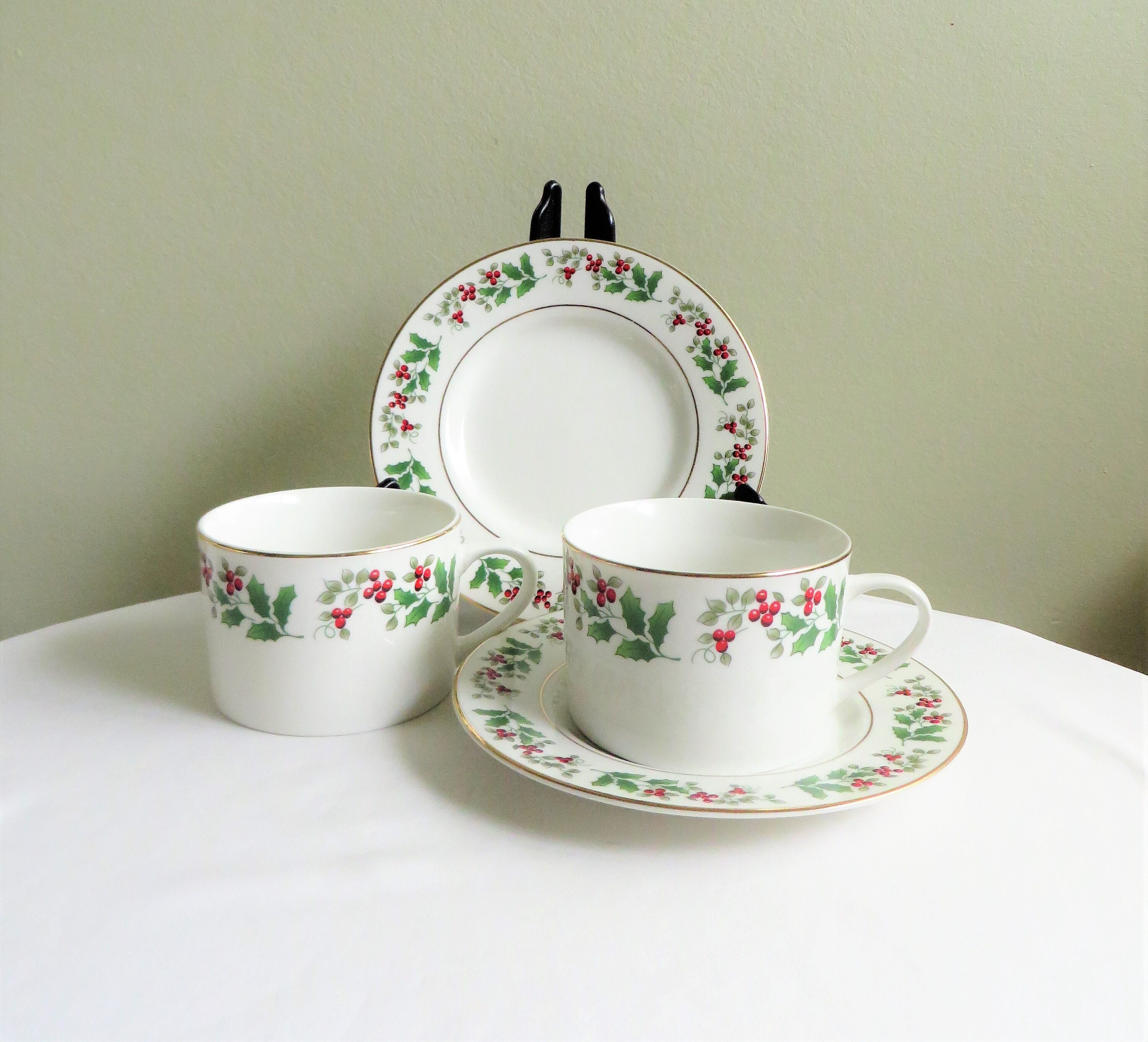 Gibson christmas china hotsell