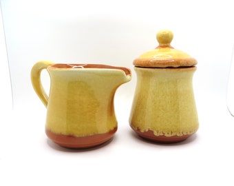 Beauceware creamer and lidded sugar bowl Golden yellow drip glaze Signed GT for Genin Trudeau Ceramic de Beauce Quebec MCM style