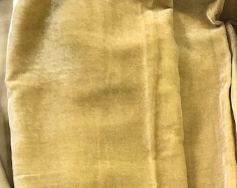 Tejido de terciopelo de seda amarilla cortado a medida