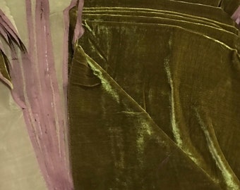 Tessuto di velluto di seta oro antico tagliato a misura