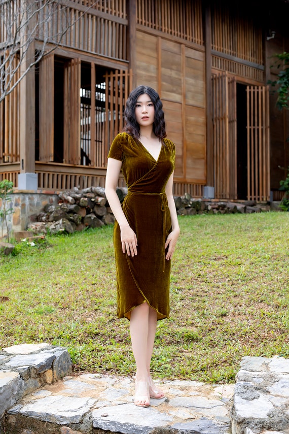green silk velvet dress 5413 SG Silk Velvet Dress-Kelly Green – Absolutely Abigail's main image 0