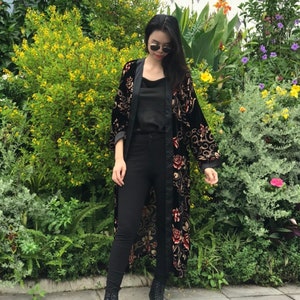プリントシルクベルベット、花柄長袖着物、シルクベルベットカーディガン、ボヘミアンスタイルのカーディガン、快適なラウンジウェアローブ、ロング着物