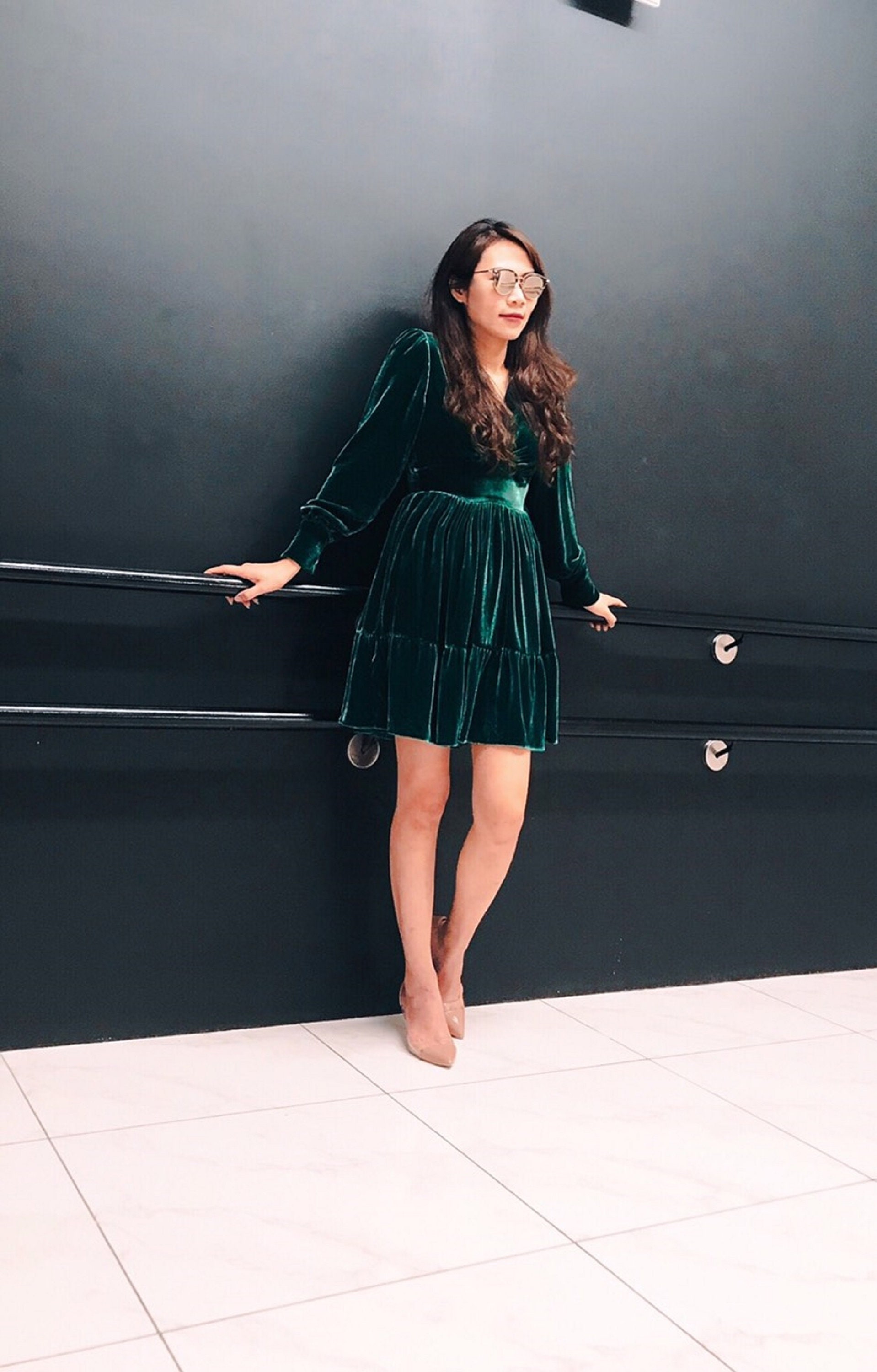 silk velvet midi dress 40/42IT- Gucci Runway Green Silk Velvet Midi Dress - BNWT 800899