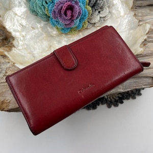 Genuine Leather Colorado Deep Red Wallet Soft To Touch Gently Worn In Vintage Slimline With Lots Of Compartments Retired Style & Colour