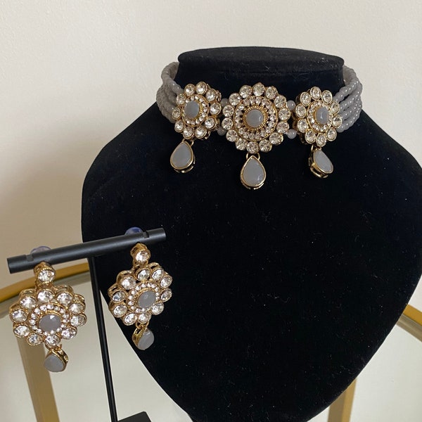 Kundan Choker Necklace set with matching earrings and tikka| Beadwork | Bridal/wedding/party | Indian/asian jewellery
