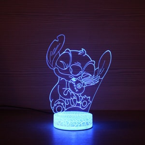 Lampe illusion 3D Stitch Veilleuse 3D Jouets Stitch pour garçons, gadgets  pour hommes, lampe illusion 3D avec télécommande et 16 couleurs  changeantes, cadeau d'anniversaire idéal : : Luminaires et  Éclairage