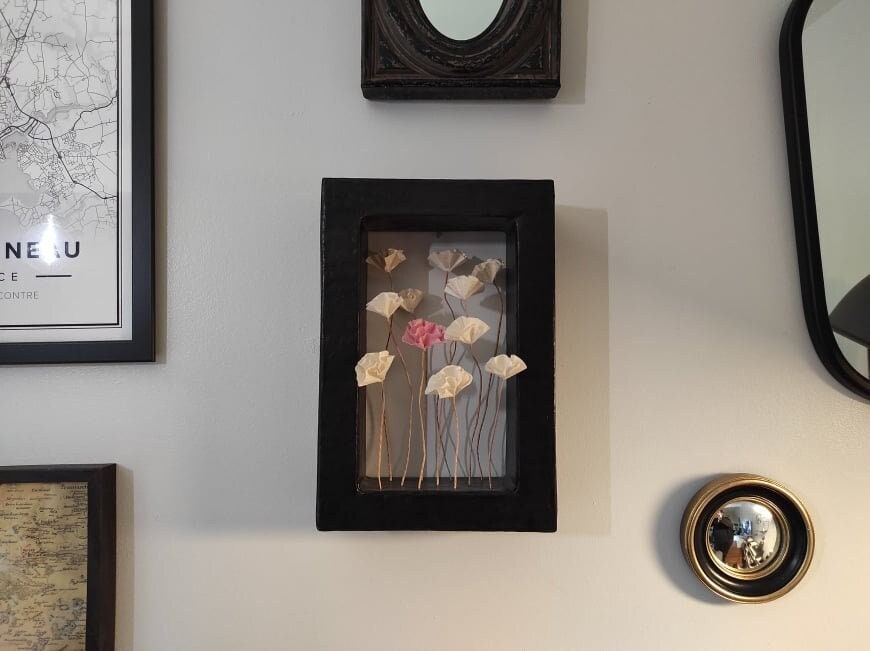 Cadre Décoratif en Carton Recyclé, Fleurs de Pavot.