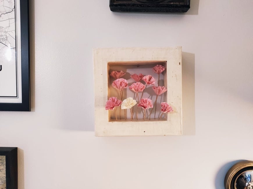 Cadre Décoratif en Carton Recyclé, Fleurs de Pavot.