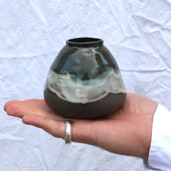 Vase, Keramik, Antrazit-Weiß-Petrol, handgemacht in Hamburg,  bauchig, Tischdeko, Konfirmation, Taufe, Geschenk, Gartenfest, Buffet