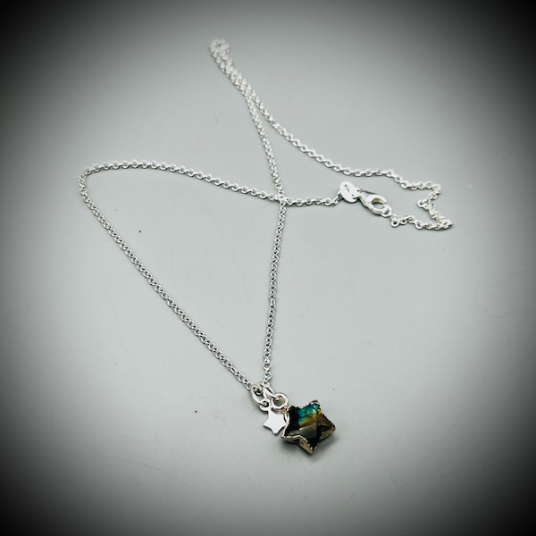 Labradorite Crystal Pendant Necklace, Labradorite Crystal Star, Labradorite and Silver Necklace, Labradorite Necklace, Star Necklace