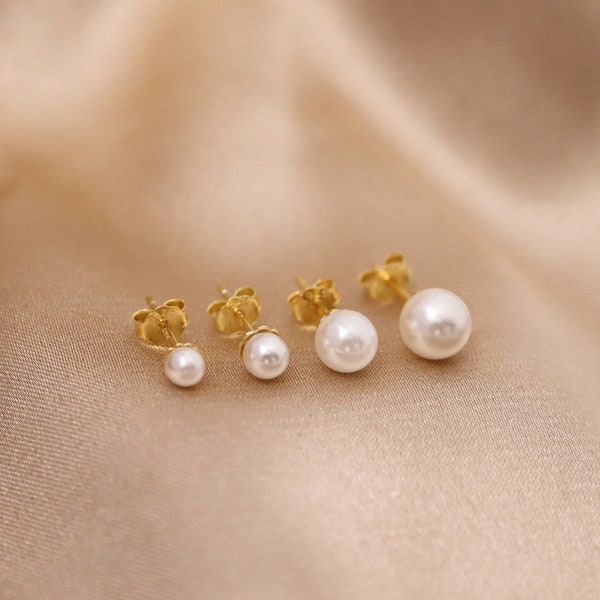 Tiny pearl stud earrings, Pearl earrings, Dainty pearl studs, Minimalist freshwater pearl studs, Sterling silver pearl studs, Everyday studs