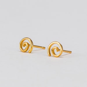 Tiny spiral stud earrings, Swirl stud earrings, Dainty circle earrings, Minimalist earrings, Cartilage studs, Gold studs, Small stud earring Gold