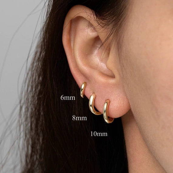 Thick hoop earrings small deals