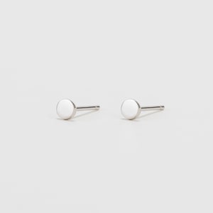 Tiny circle stud earrings, Round smooth studs, Dainty cartilage studs, Simple stud earrings, Minimalist earrings, Small stud earrings Silver