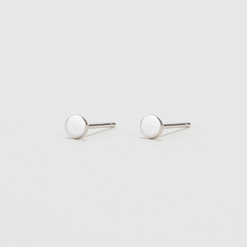 Tiny circle stud earrings, Round smooth studs, Dainty cartilage studs, Simple stud earrings, Minimalist earrings, Small stud earrings Silver
