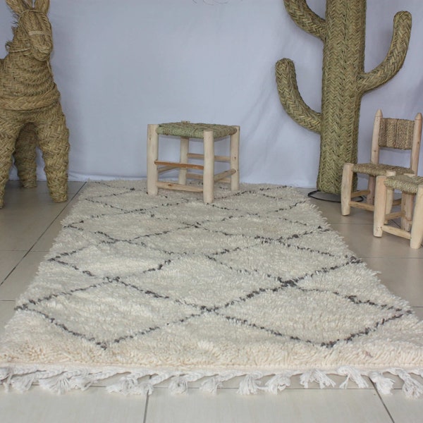 LONG & GRAND Tapis Marocain Blanc Beni Ouarain - Motif Losange Noir - Artisanal Berbère - 100% Laine de mouton