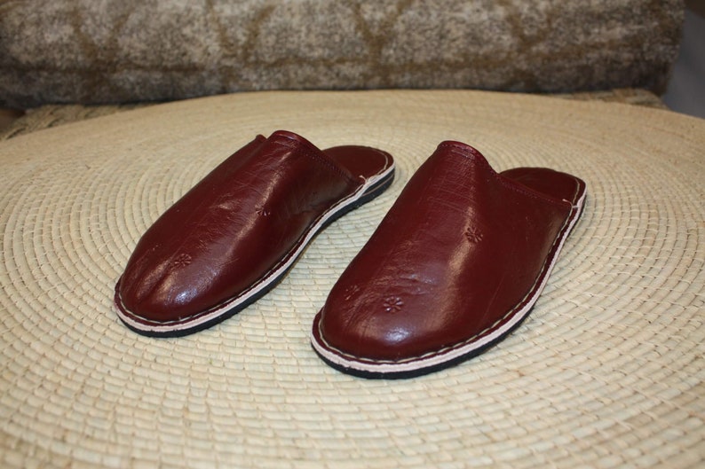 BABOUCHES en CUIR Rouge Bordeaux Fabriqué Main ARTISANAT Marocain Homme & Femme Du 35 au 45 image 2