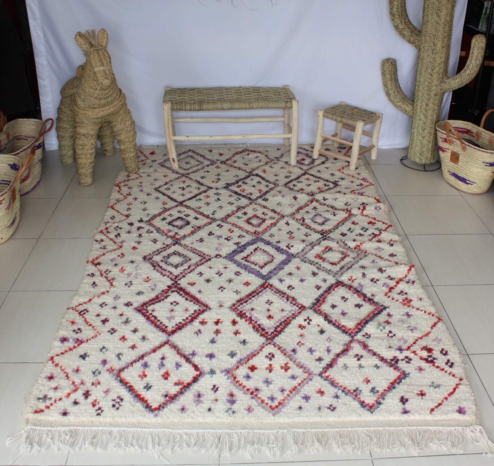 Superbe & Grand Tapis Marocain Beni Ouarain - 100% Laine de Mouton Motif Coloré Rose/Violet Artisana