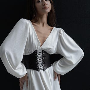 Renaissance leather underbust corset, corset belt gothic outfit, waist corset plus size custom design, vintage leather corset top
