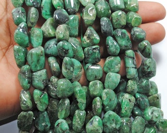 AAA Natürliche Smaragd Edelstein Perlen: Grüne Nuggets, 8-Zoll-Strang