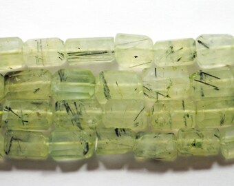 Gefacetteerde groene prehniet-edelsteenkralen: AAA-klompjes, streng van 10 inch