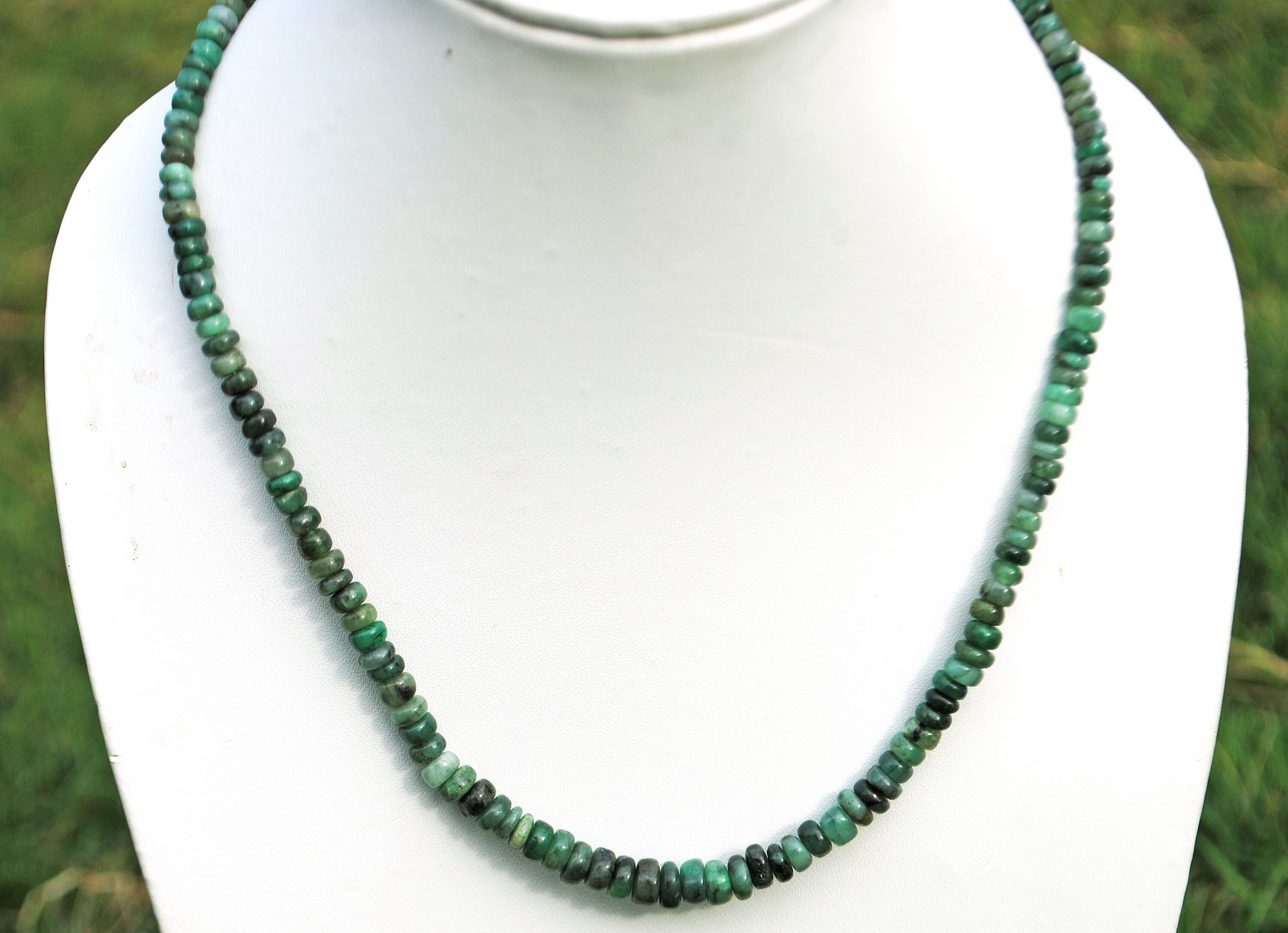 天然エメラルド宝石ビーズネックレス：ハンドメイド925シルバーロック