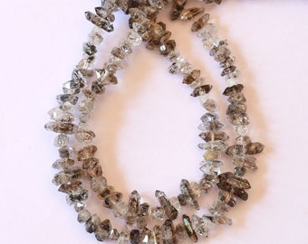 Råa Herkimer diamantkvartspärlor: Naturliga ädelstensklumpar, 20 cm sträng