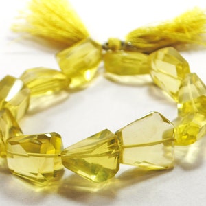 High Quality AAA Natural Lemon Quartz Gemstone Beads Faceted beads 8 Inch strand 20x12-22x16 MM Nuggets Shape Briolette Quartz For Jewelry