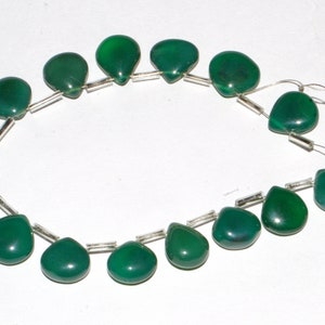 Natural Green Onyx Heart Beads: Smooth Gemstone Strand, 8 Inch