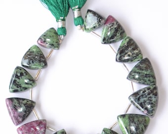 Perle di zoisite rubino AAA: forma triangolare liscia, filo da 20 cm